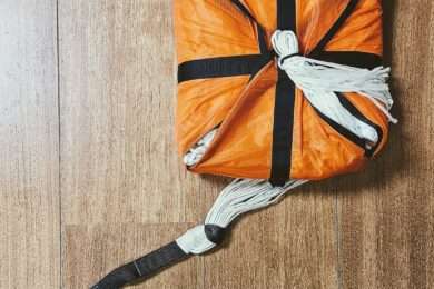RESERVE PARACHUTE PACKING